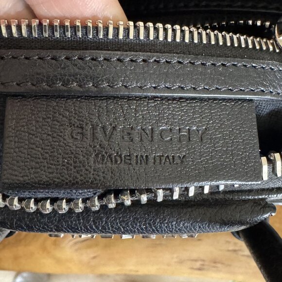 Givenchy Antigona Mini Top Handle Bag In Black Grained Leather Silver Hardware - Picture 16 of 17